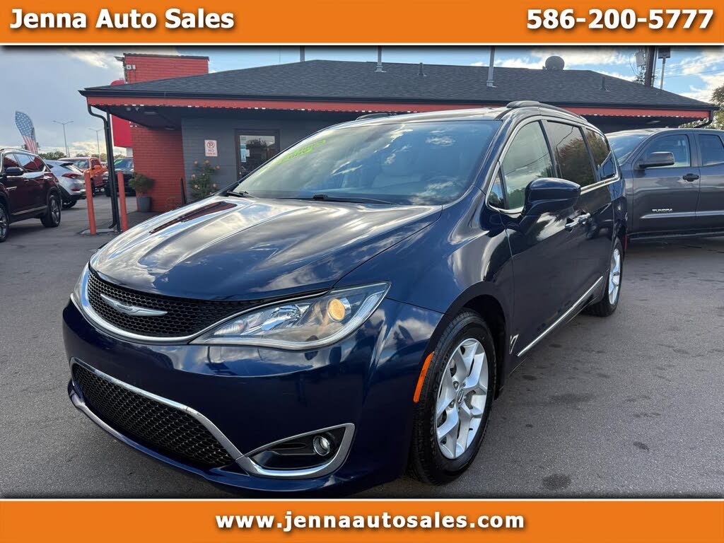 2017 Chrysler Pacifica Touring L FWD