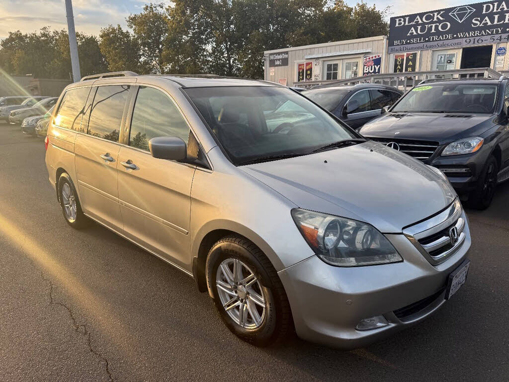 2007 Honda Odyssey Touring FWD with DVD and Navigation