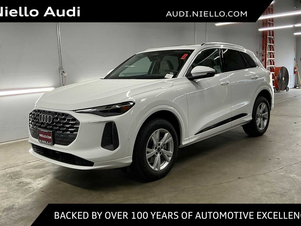 2025 Audi Q5 quattro Premium 40 TFSI