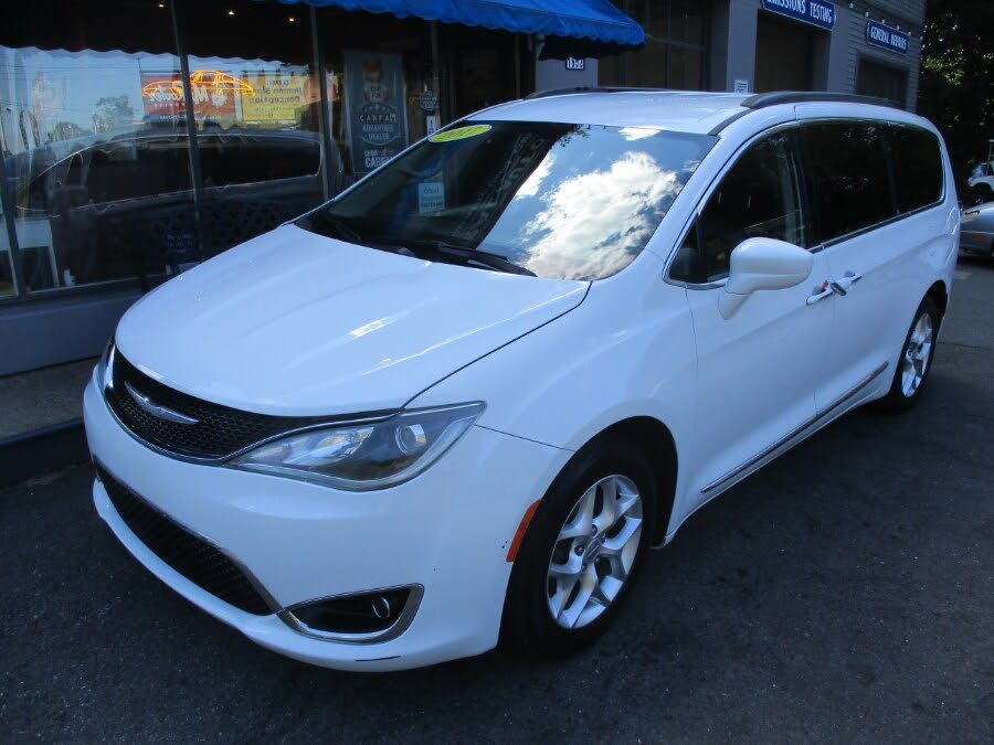 2017 Chrysler Pacifica Touring L FWD
