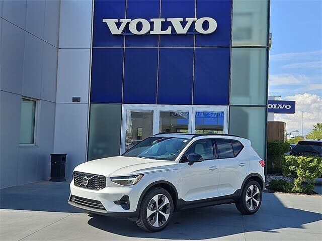 2026 Volvo XC40 B4 Plus FWD