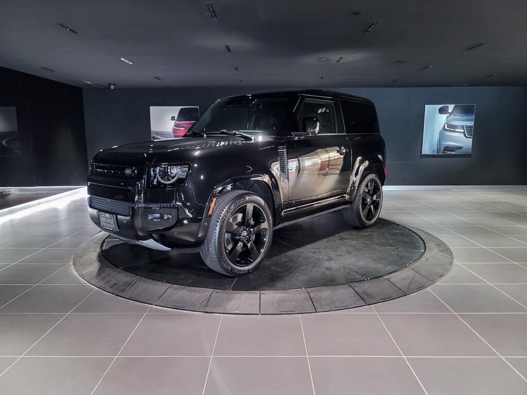 2025 Land Rover Defender 90 V8 AWD