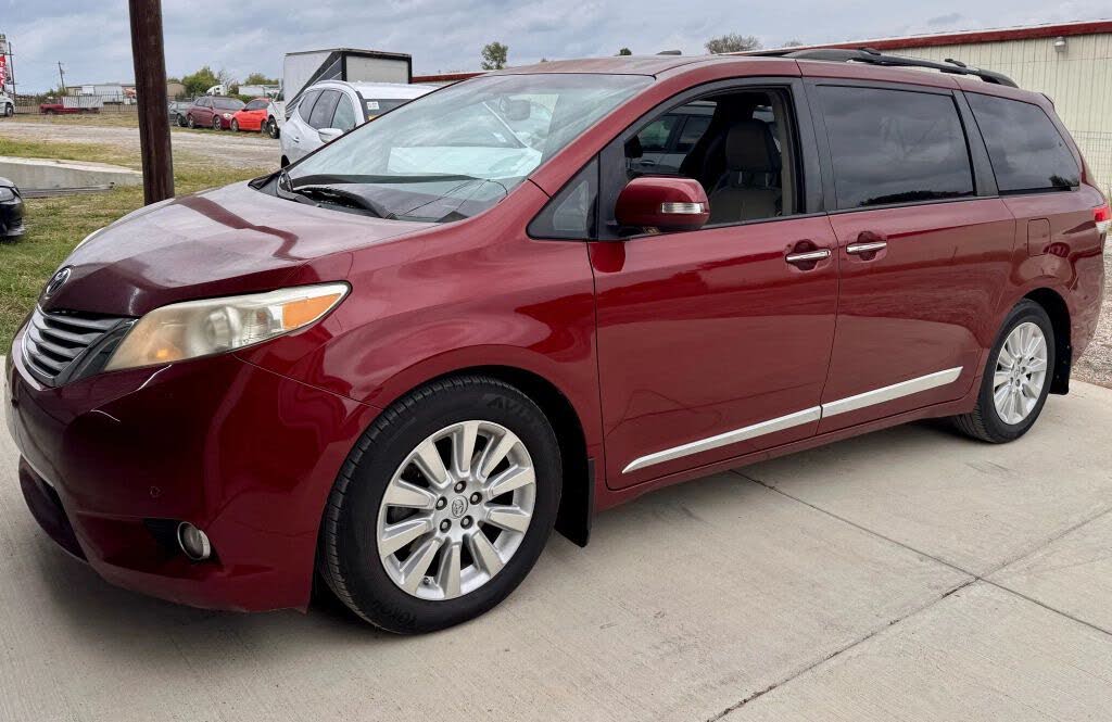 2013 Toyota Sienna XLE 7-Passenger