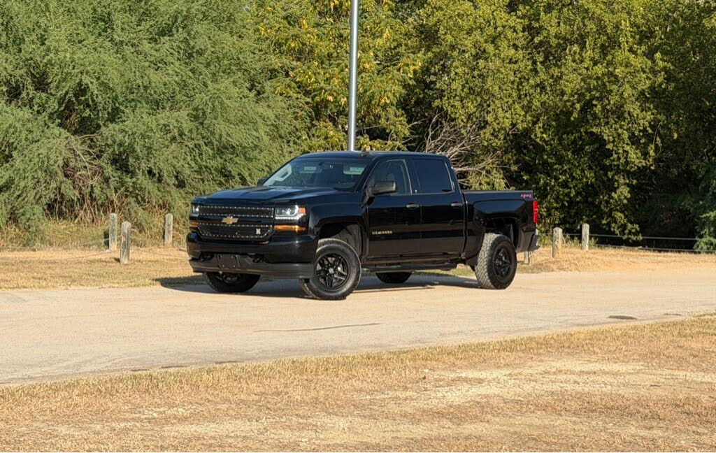 2018 Chevrolet Silverado 1500 Custom Crew Cab 4WD