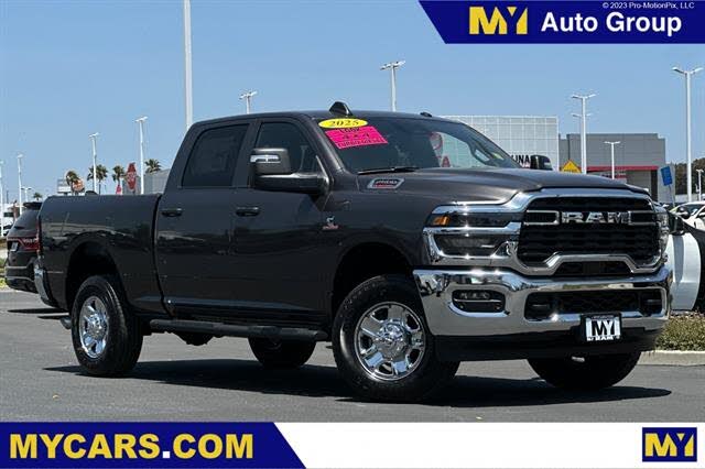 2025 RAM 2500 Tradesman Crew Cab 4WD