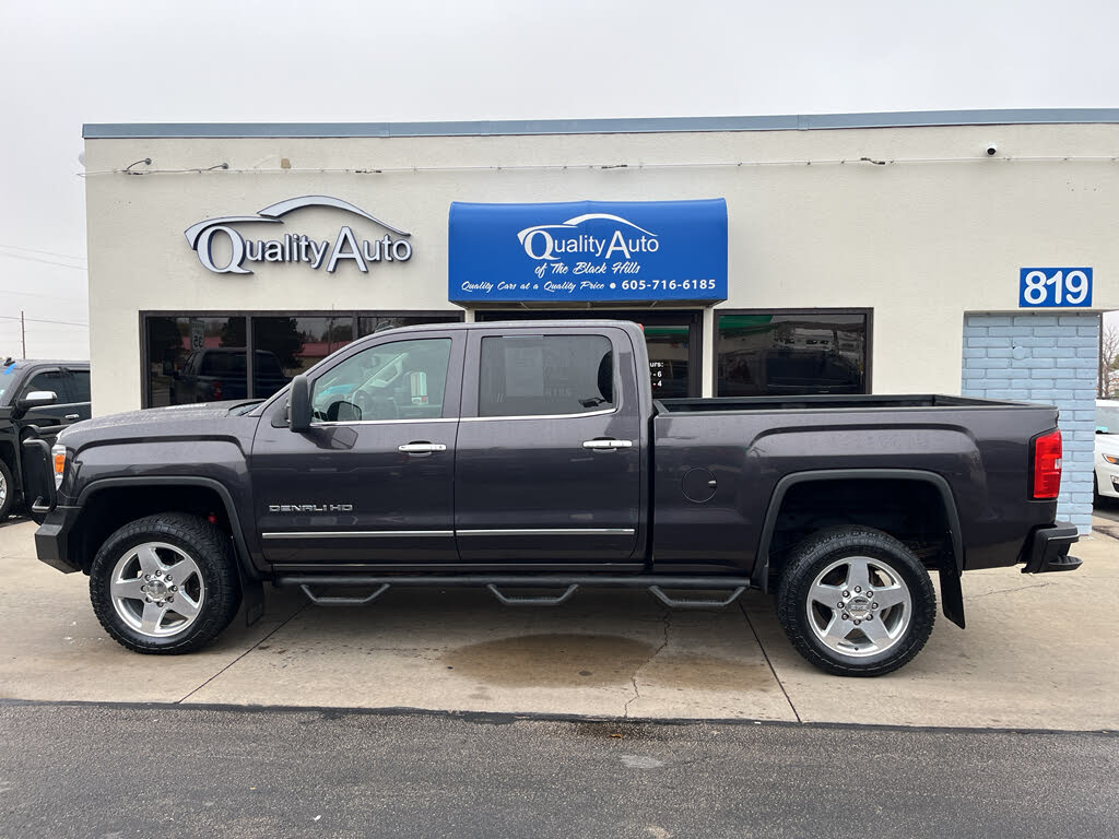 2015 GMC Sierra 2500HD Denali Crew Cab SB 4WD