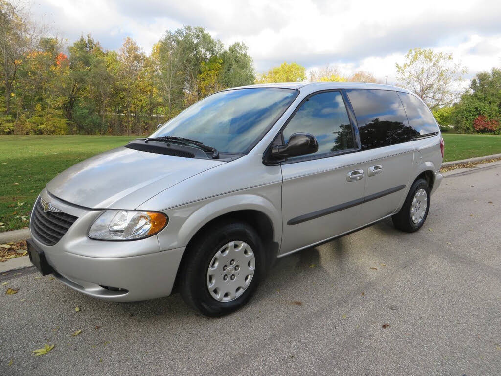 2004 Chrysler Town & Country FWD