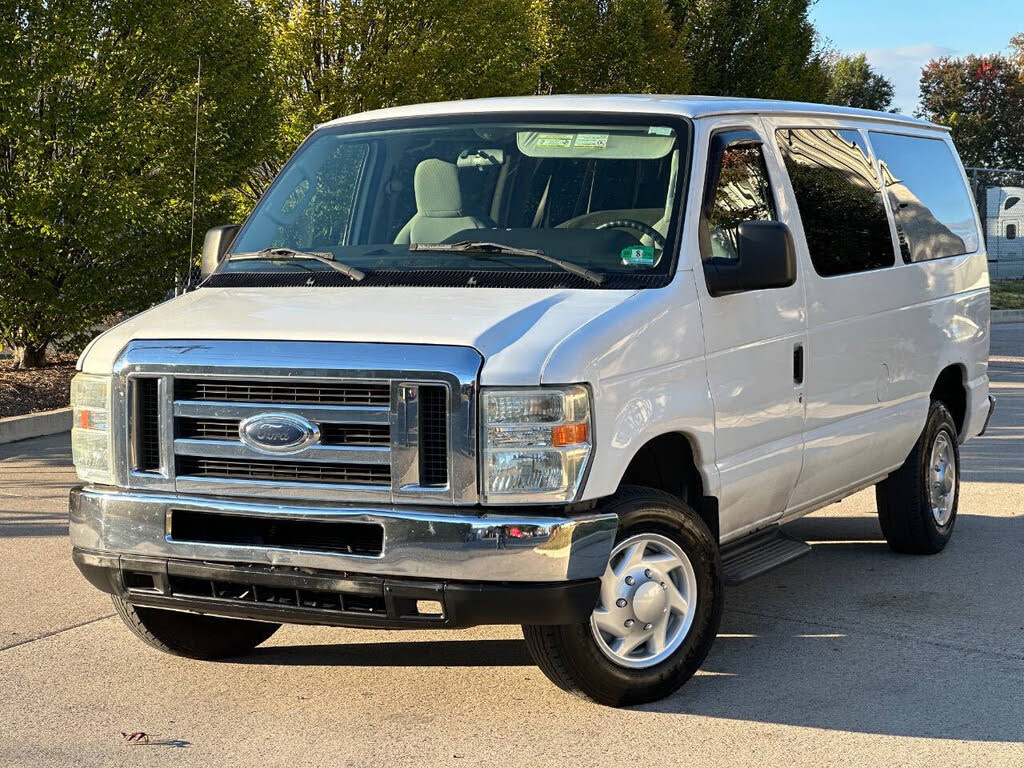 2009 Ford E-Series E-350 XLT Super Duty Passenger Van