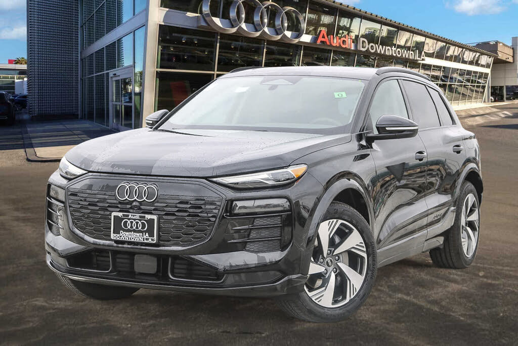 2025 Audi Q6 e-tron quattro Premium
