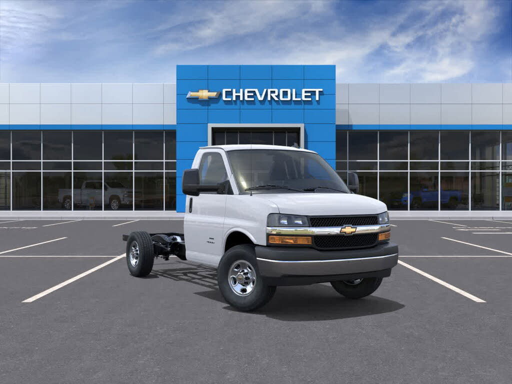 2025 Chevrolet Express Chassis 3500 Cutaway 139