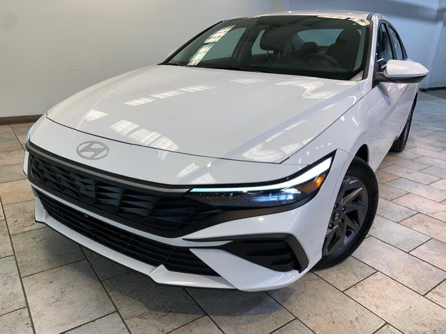 2024 Hyundai Elantra SEL FWD