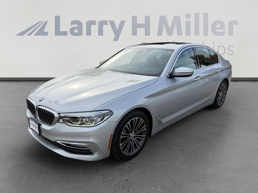 2017 BMW 5 Series 540i Sedan RWD