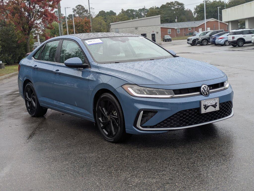 2025 Volkswagen Jetta SE FWD