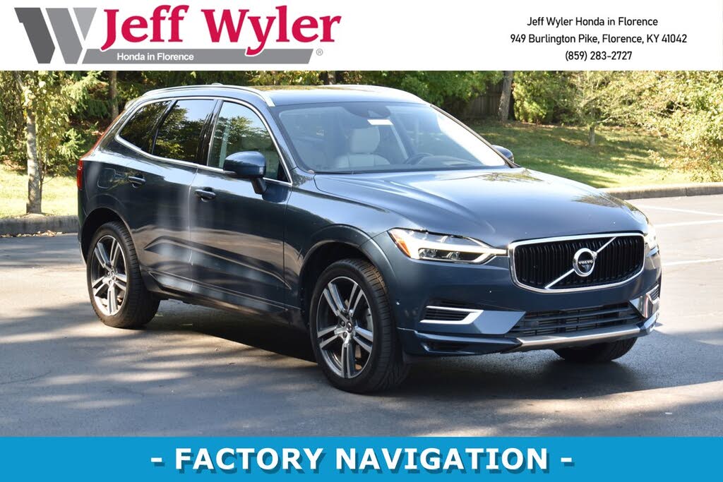 2019 Volvo XC60 Hybrid Plug-in T8 Momentum eAWD
