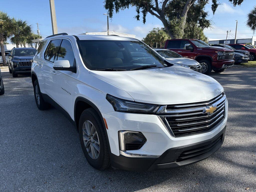 2023 Chevrolet Traverse LT Cloth FWD