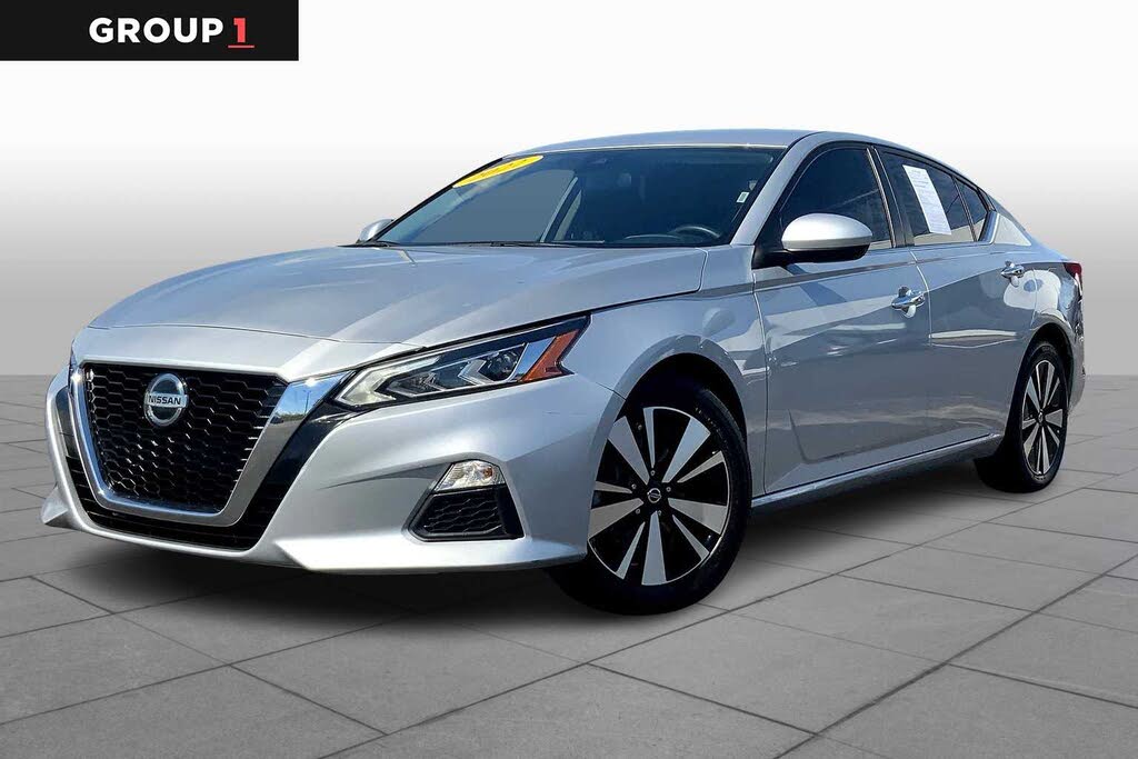 2022 Nissan Altima 2.5 SV FWD