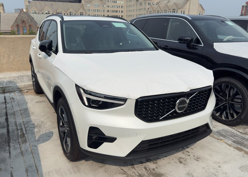 2026 Volvo XC40 B5 Plus AWD