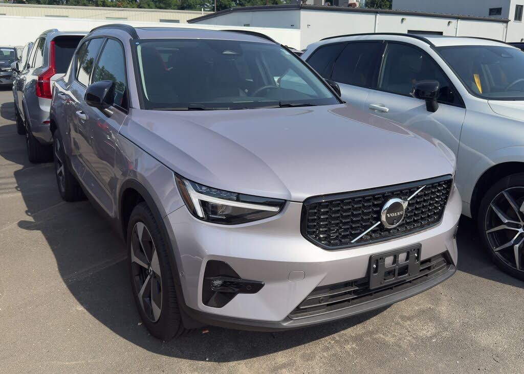 2026 Volvo XC40 B5 Plus AWD