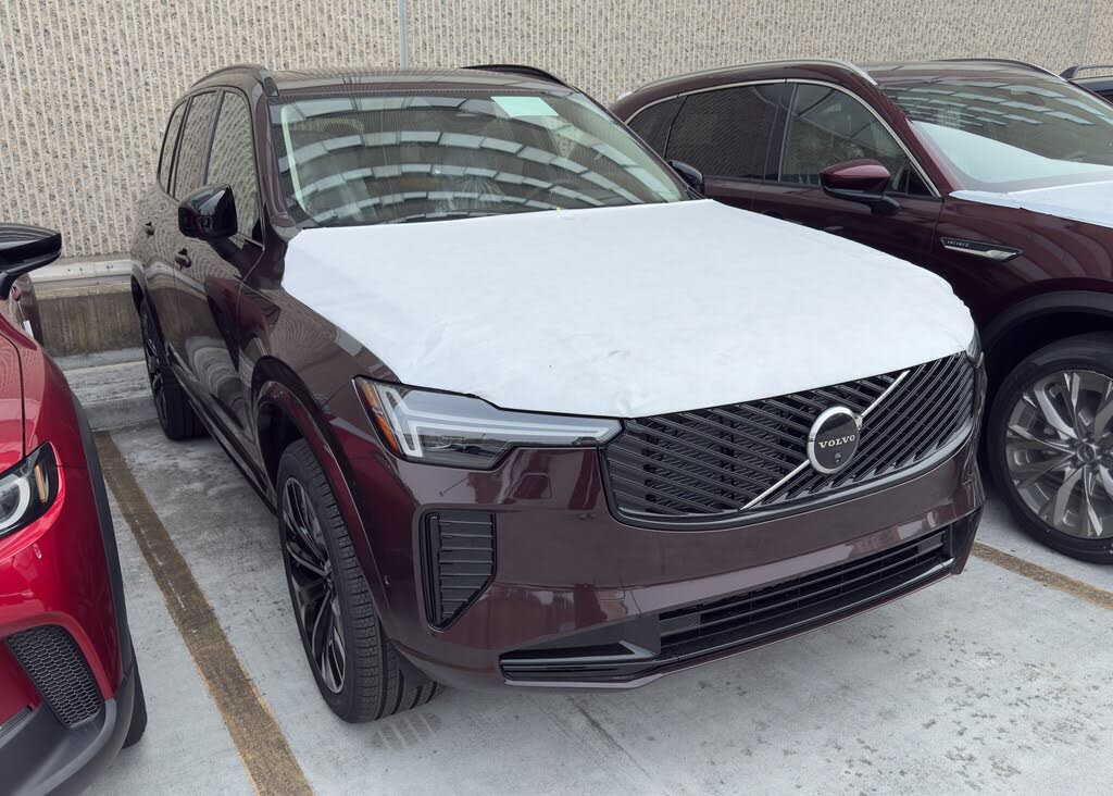 2026 Volvo XC90 B6 Ultra Dark 6-Passenger AWD