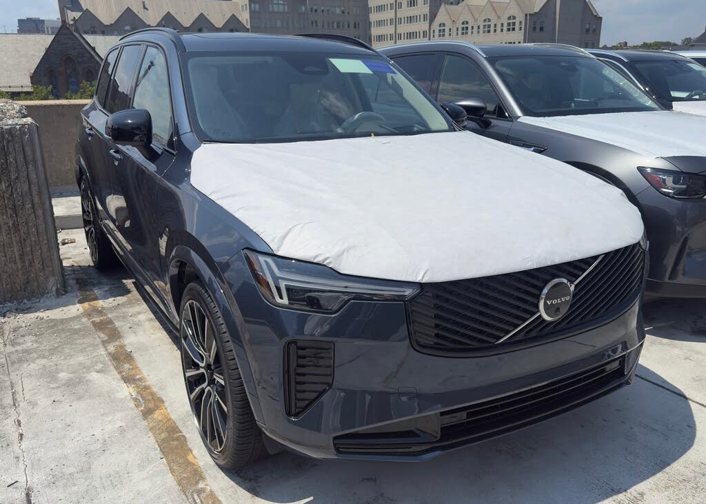 2026 Volvo XC90 B6 Ultra Dark 6-Passenger AWD