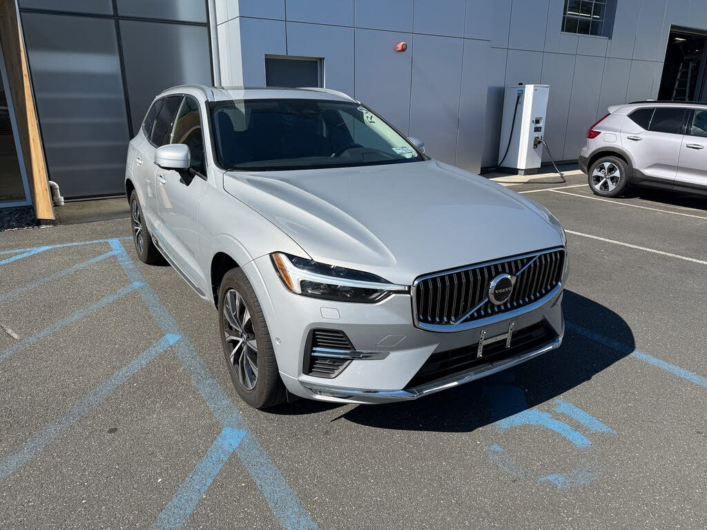 2023 Volvo XC60 B5 Plus Bright Theme AWD