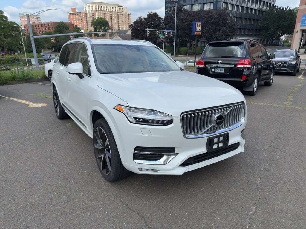 2023 Volvo XC90 B6 Plus Bright Theme 7-Passenger AWD