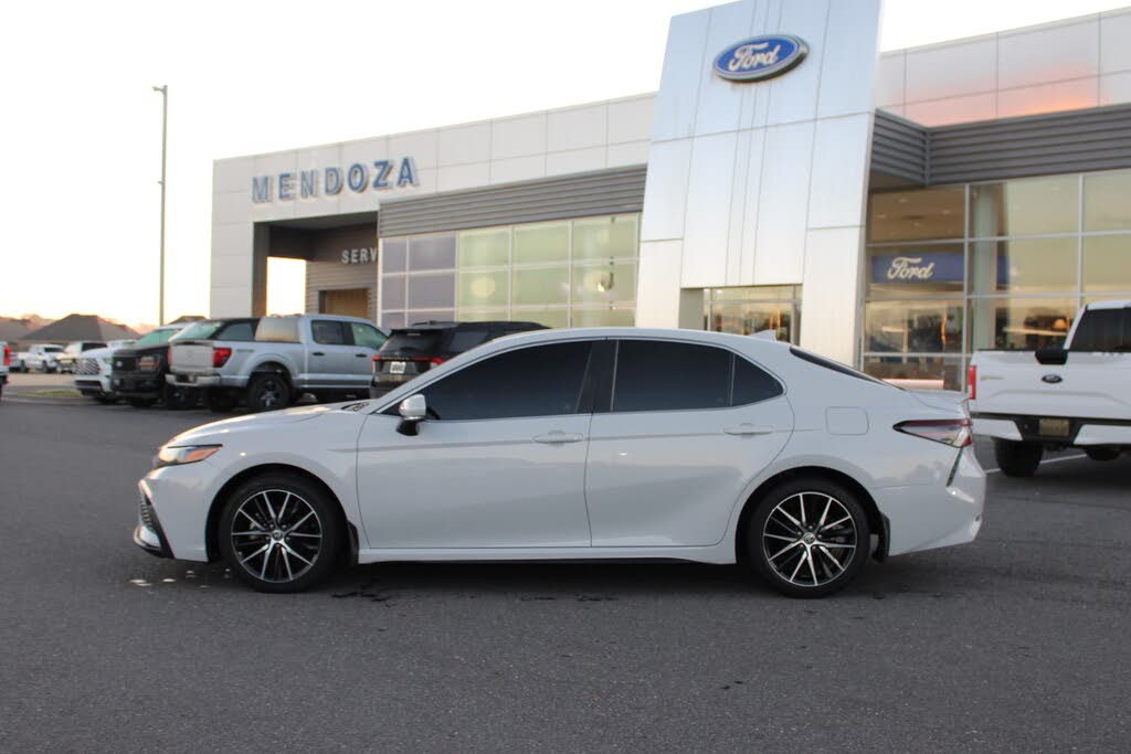 2024 Toyota Camry SE Nightshade FWD