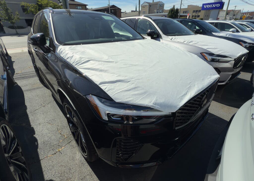 2026 Volvo XC60 B5 Ultra Black Edition AWD