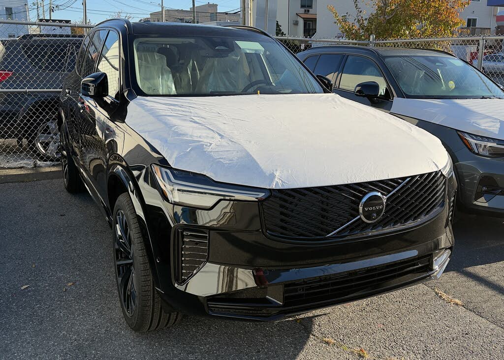 2026 Volvo XC90 B6 Ultra Dark 7-Passenger AWD