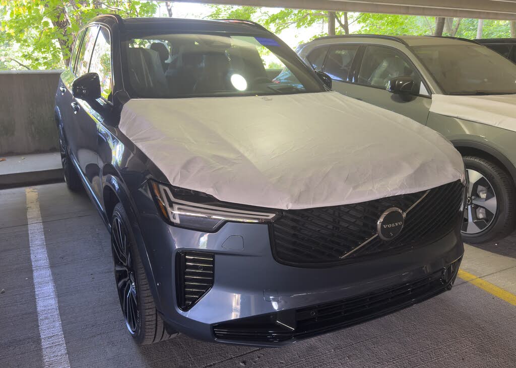 2026 Volvo XC90 B6 Ultra Dark 6-Passenger AWD