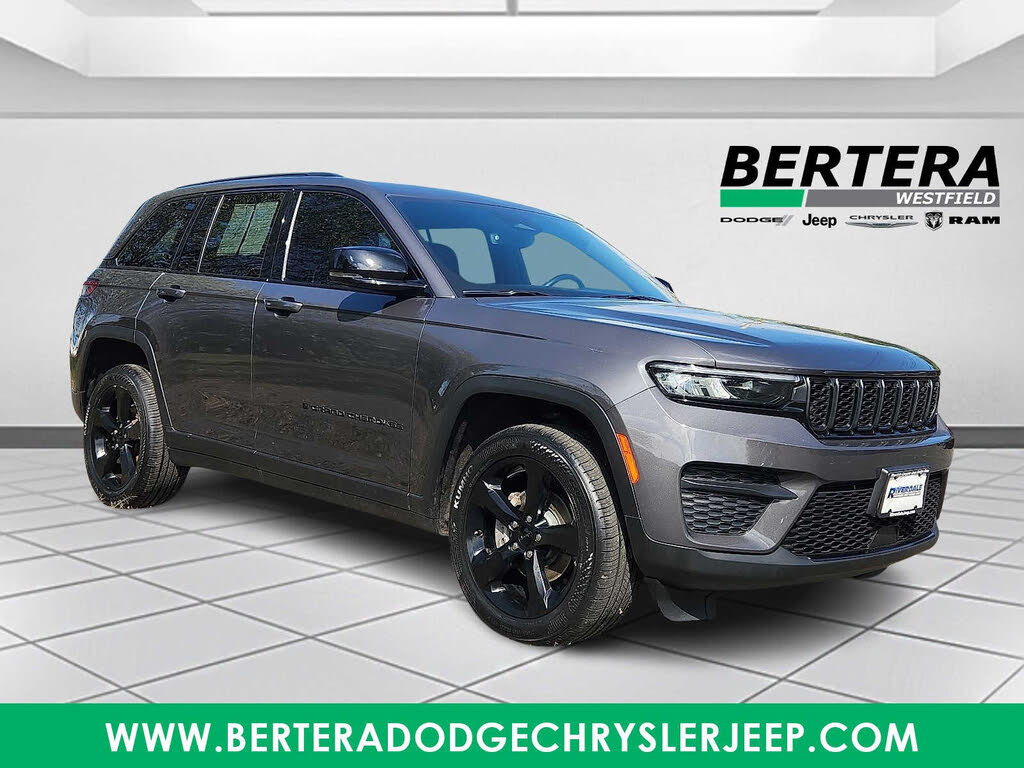 2022 Jeep Grand Cherokee Altitude 4WD