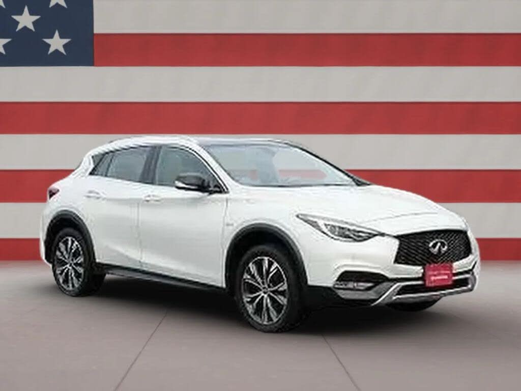 2017 INFINITI QX30 Premium AWD