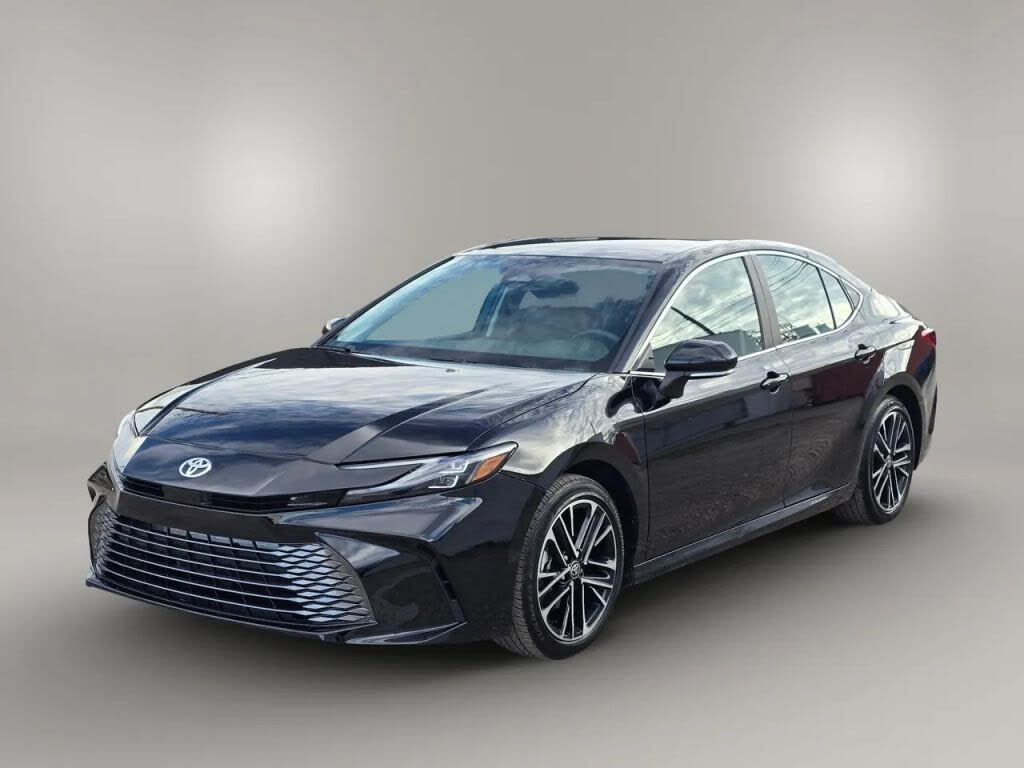2025 Toyota Camry XLE FWD