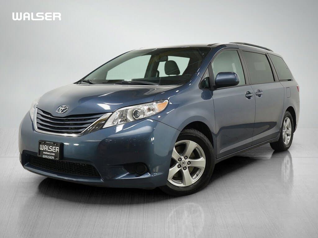 2015 Toyota Sienna LE 7-Passenger Auto Access Seat
