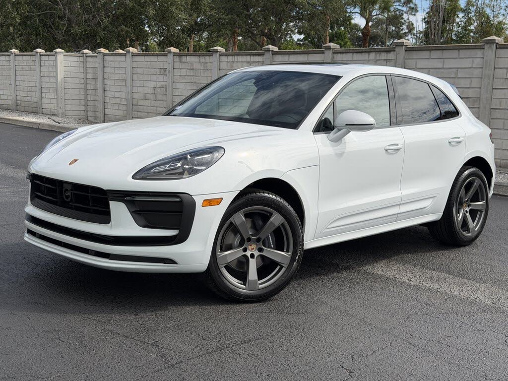 2026 Porsche Macan AWD