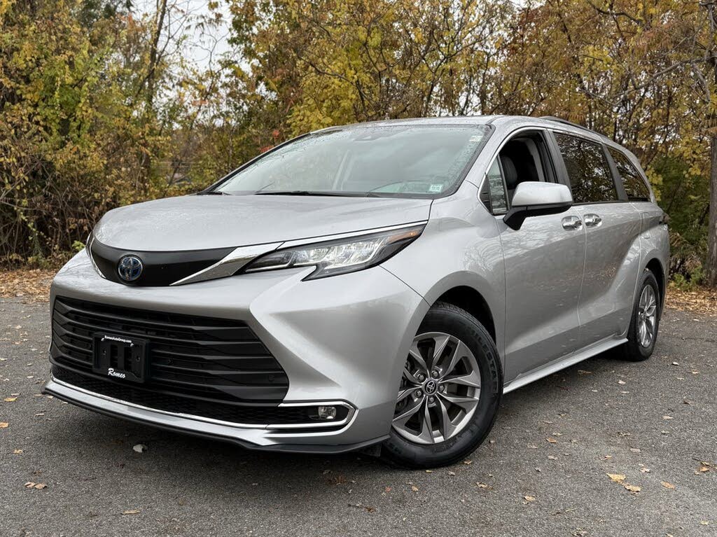 2023 Toyota Sienna XLE 7-Passenger AWD