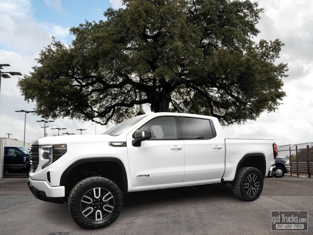 2022 GMC Sierra 1500 AT4 Crew Cab 4WD
