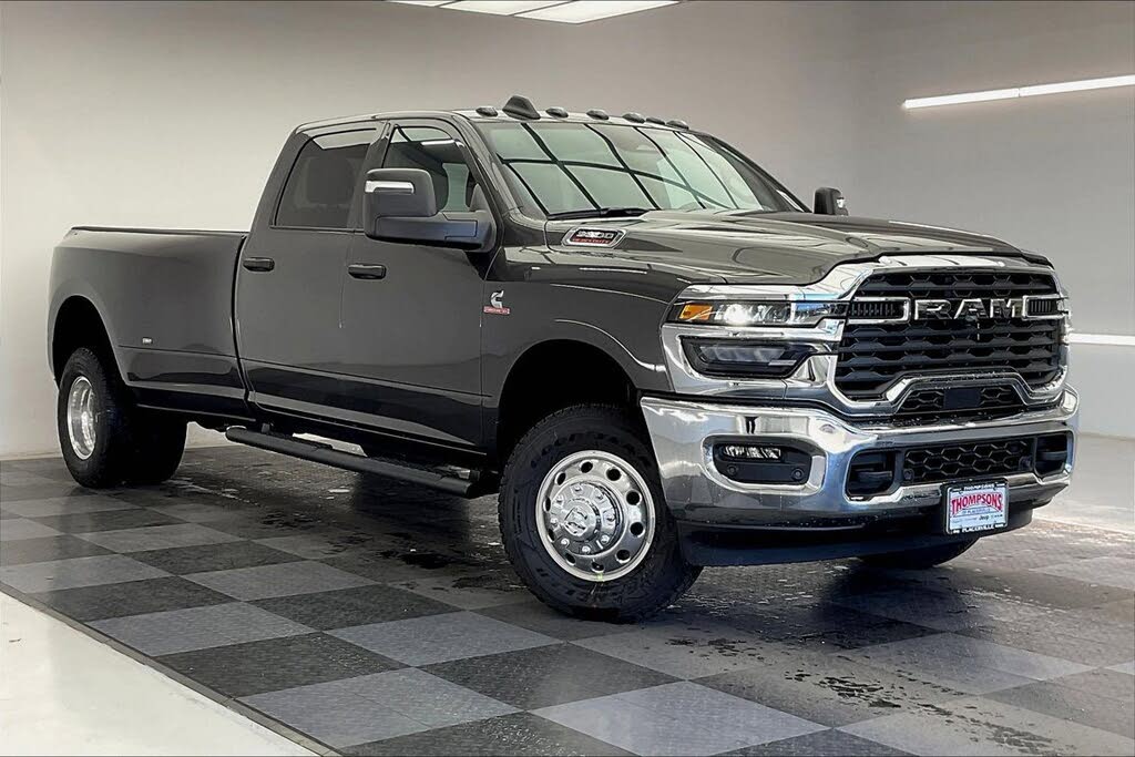 2026 RAM 3500 Tradesman Crew Cab LB DRW 4WD