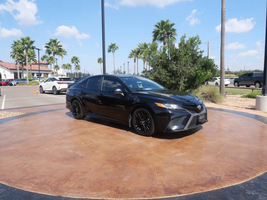 2020 Toyota Camry SE Nightshade FWD
