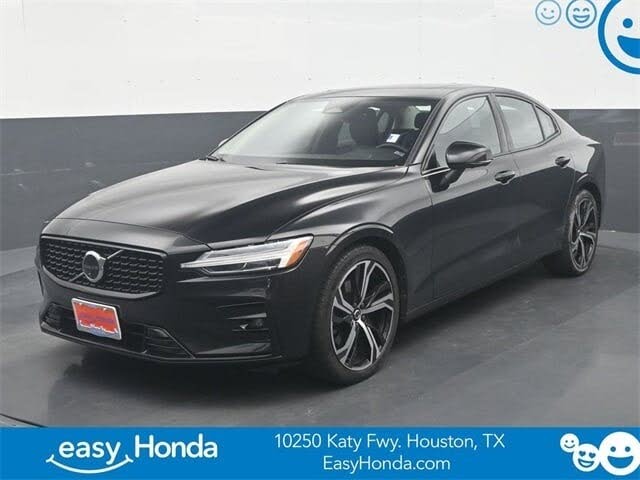 2024 Volvo S60 B5 Plus Dark Theme AWD