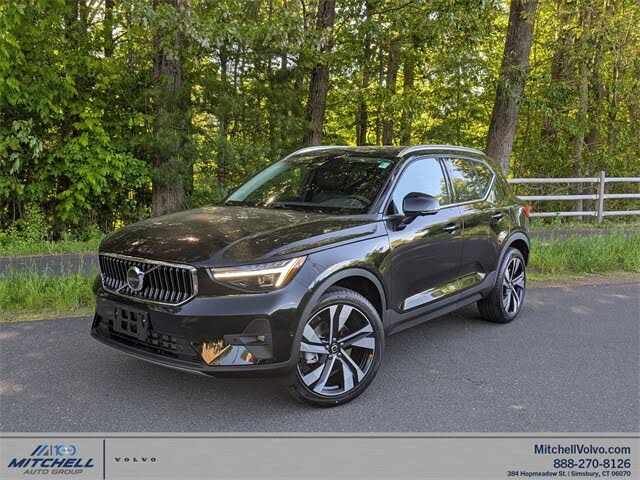 2025 Volvo XC40 B5 Ultra Bright Theme AWD