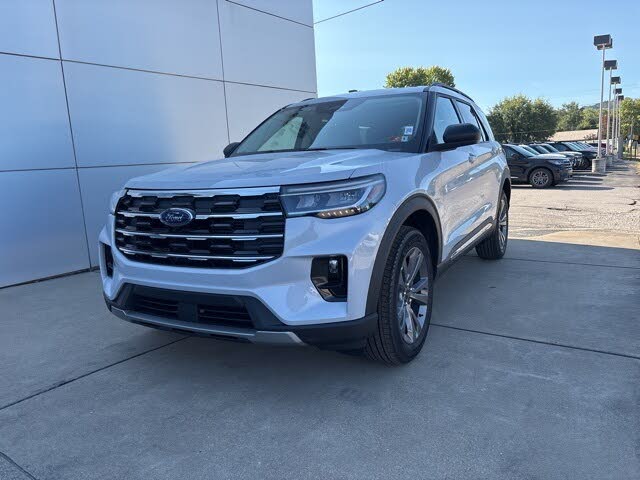2025 Ford Explorer Active AWD