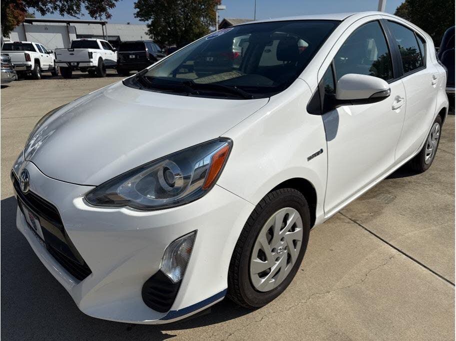 2016 Toyota Prius c Two