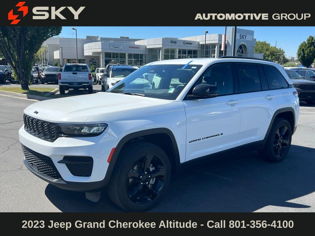 2023 Jeep Grand Cherokee Altitude 4WD