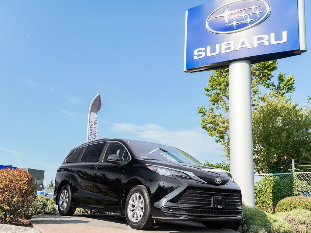 Toyota Sienna XLE 8-Passenger FWD 2025