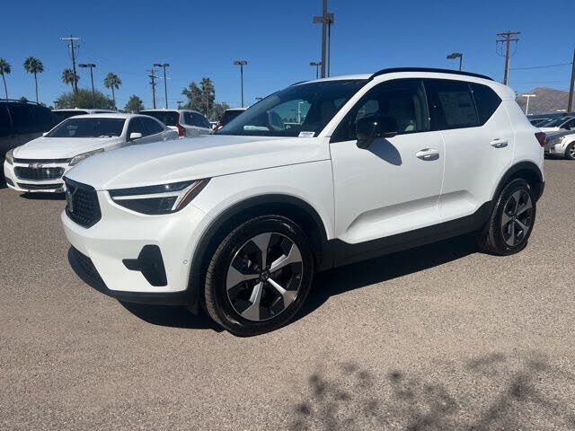 2026 Volvo XC40 B5 Plus AWD