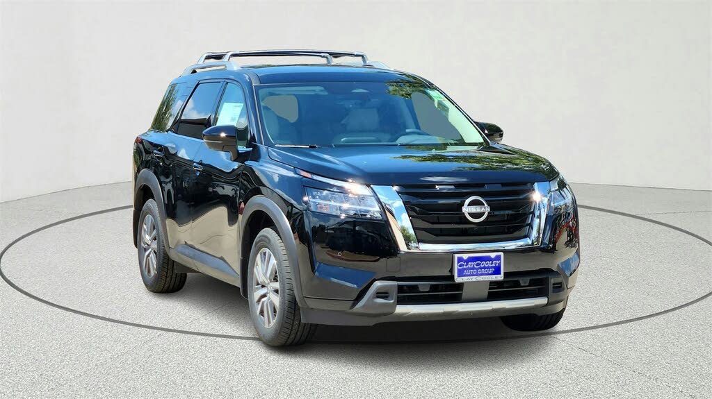 2025 Nissan Pathfinder SL FWD