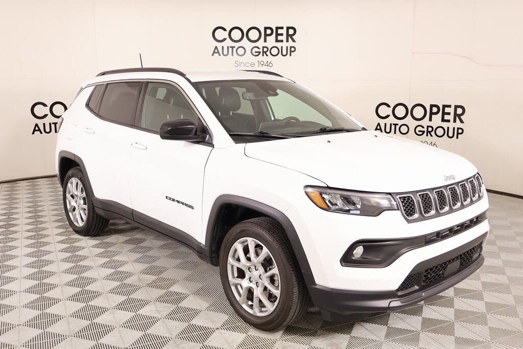 2023 Jeep Compass Latitude Lux 4WD