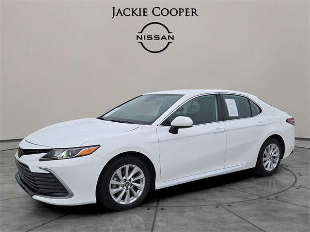 2024 Toyota Camry LE FWD