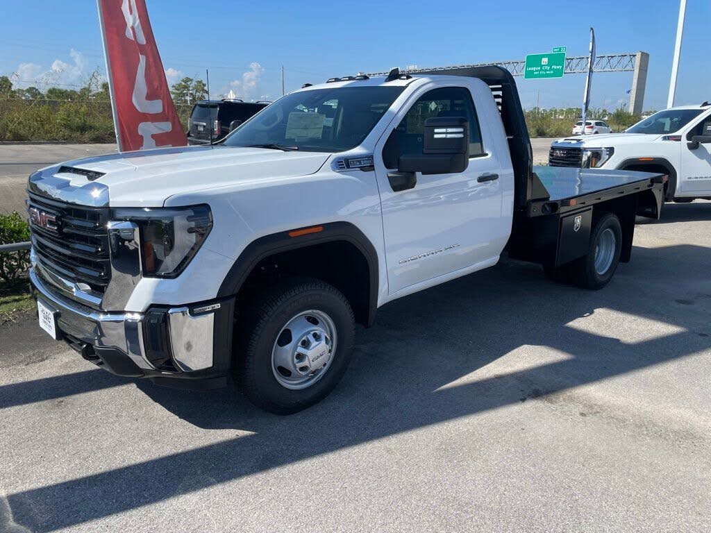 2026 GMC Sierra 3500HD Pro Regular Cab LB RWD